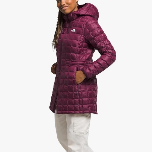 The North Face Women’s XSmall Thermoball Eco Parka Boysenberry NWT - Picture 2 of 3